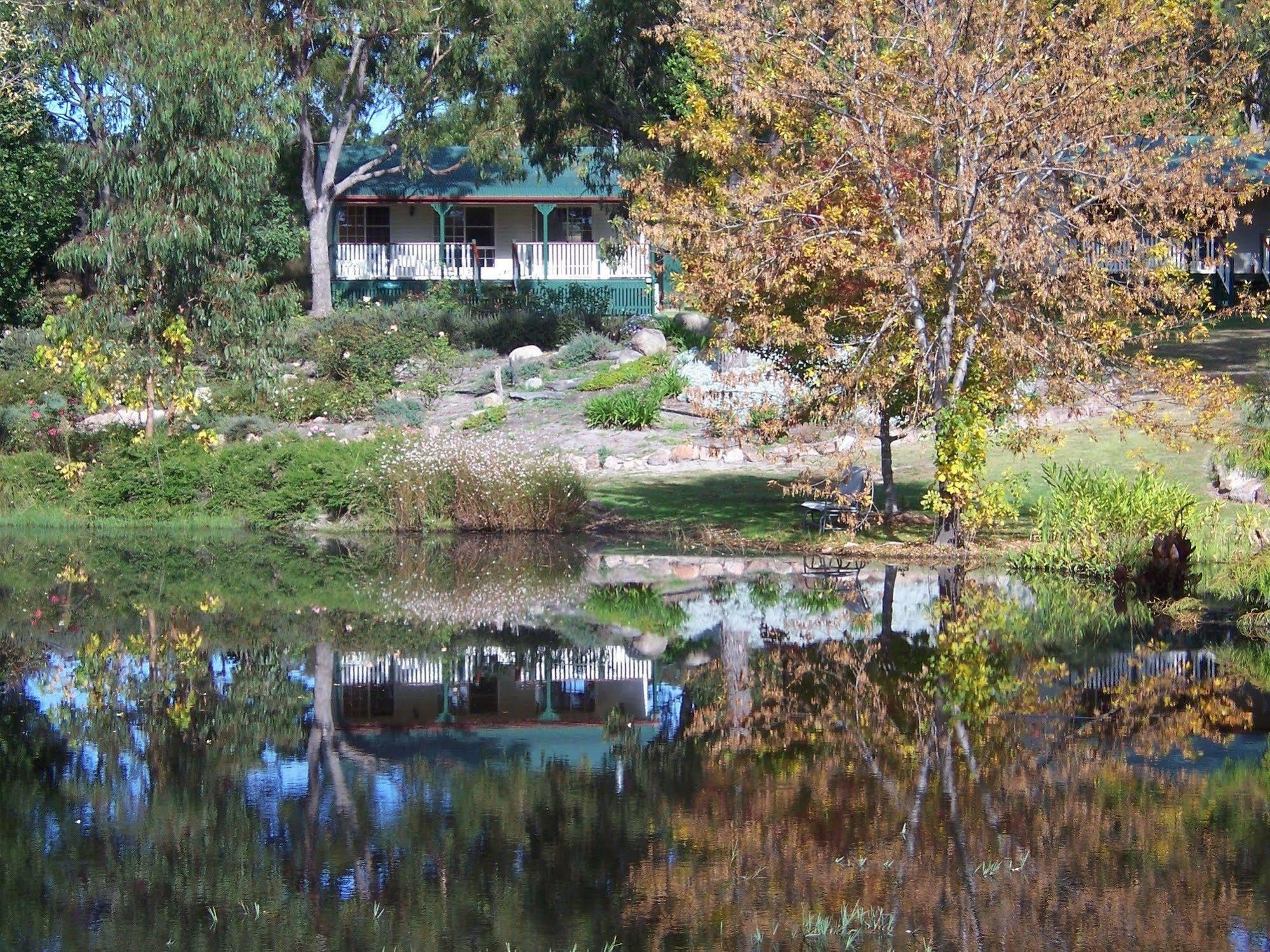 Granite Gardens Cottages & Lake Retreat Stanthorpe Exterior photo